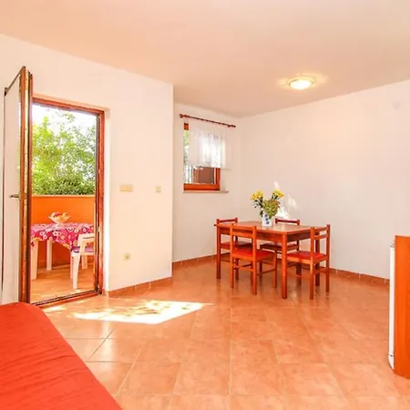Rosa Apartment
